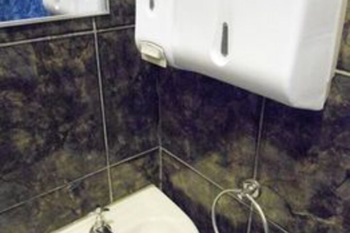 Room 4 of 20