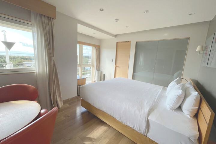 Room 9 of 72