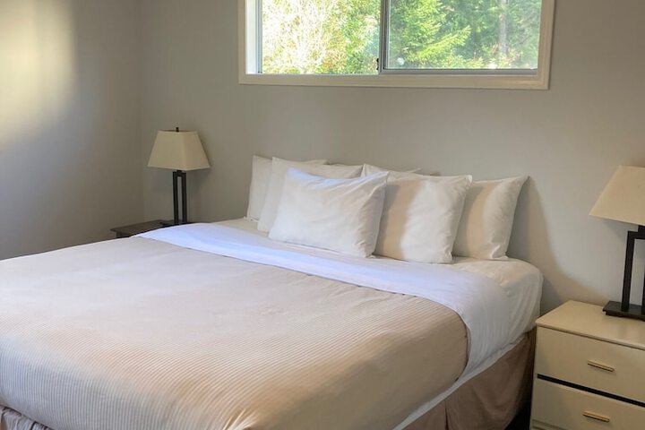 Room 28 of 73