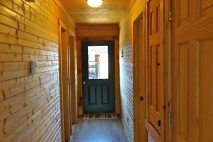 Room 13 of 27