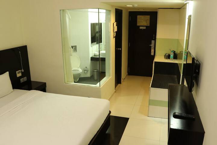 Room 5 of 32