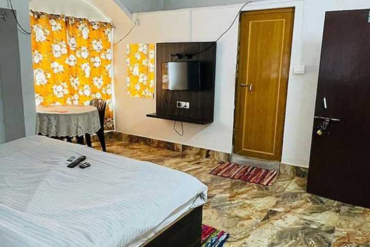 Room 8 of 19