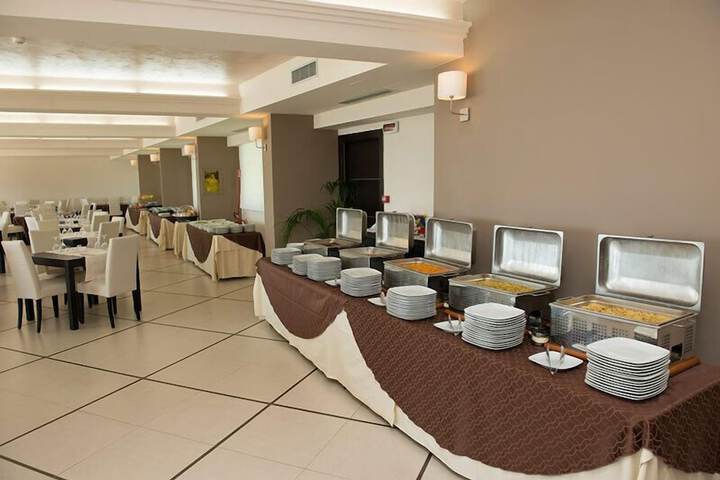Breakfast area