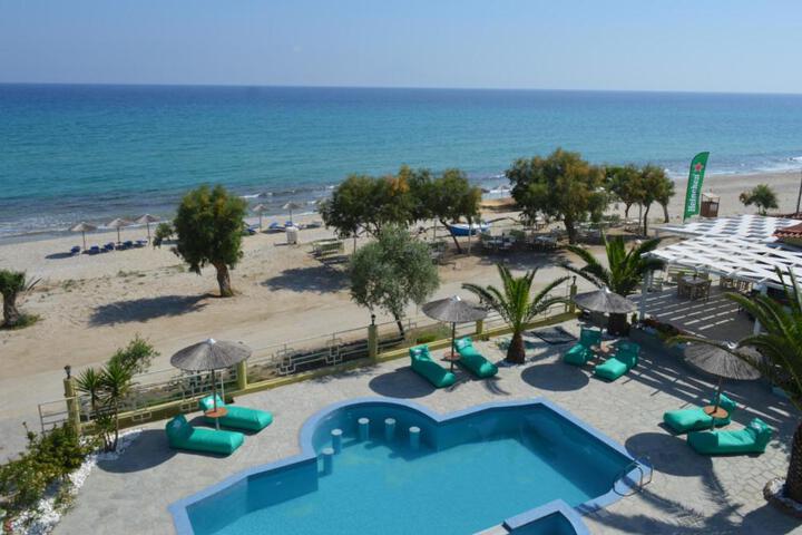 Boutique Giannikis by The Beach
