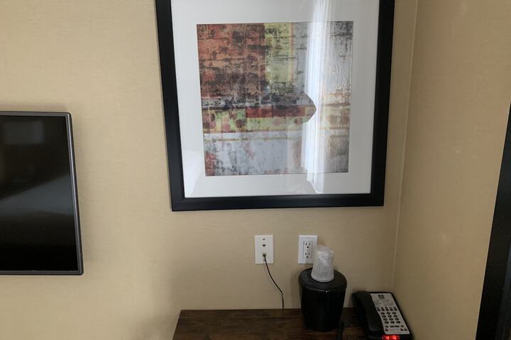 Room 4 of 10