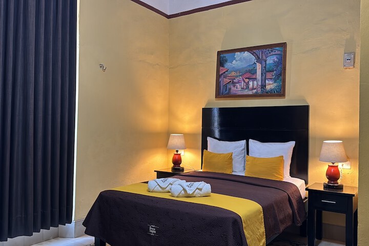Room 13 of 38