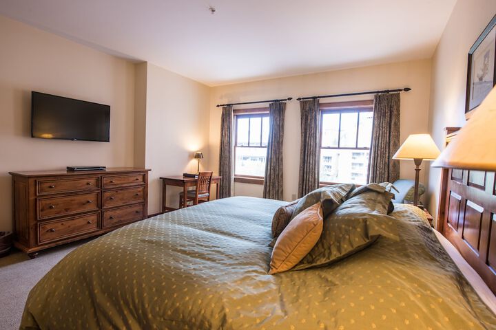 Room 28 of 166