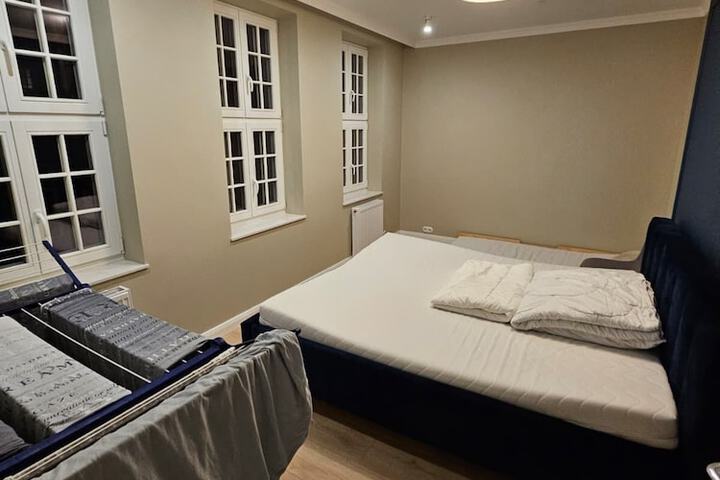 Room 2 of 6