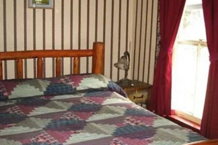 Room 2 of 2