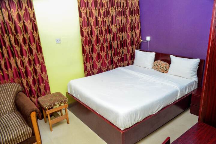 Room 7 of 17