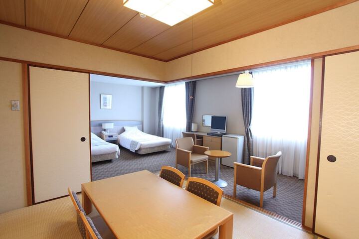 Room 13 of 65