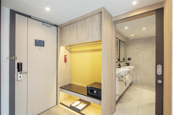 Room 29 of 59