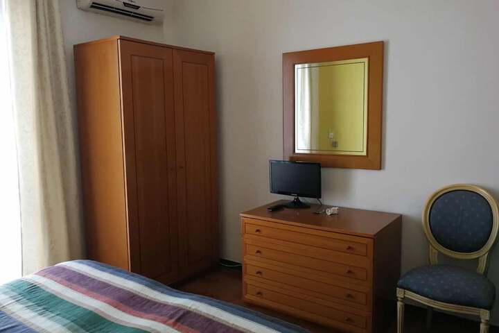 Room 8 of 45