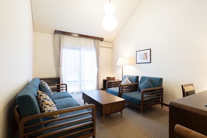 Room 8 of 178