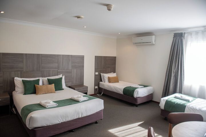 Room 3 of 25