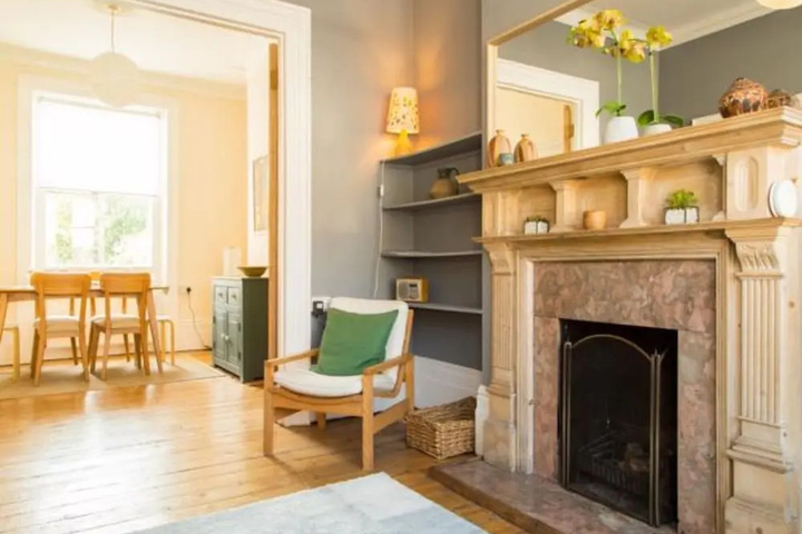 Classic Victorian House Sleeps 8 in East Brighton