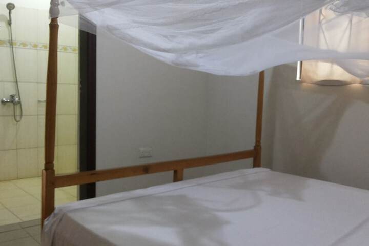 Room 4 of 27