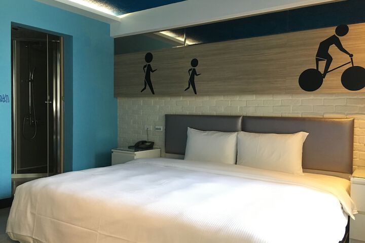 Room 12 of 49