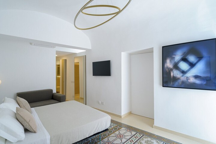 Room 6 of 45