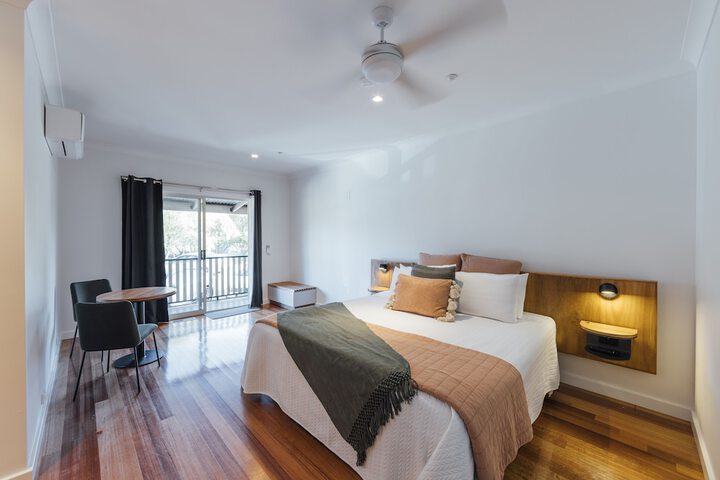 Room 5 of 14