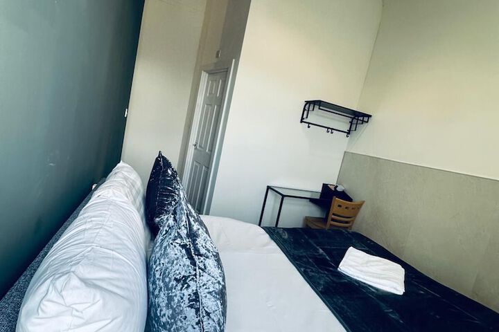 Room 2 of 13