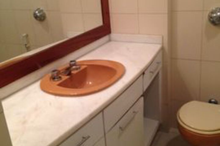 Room 4 of 12