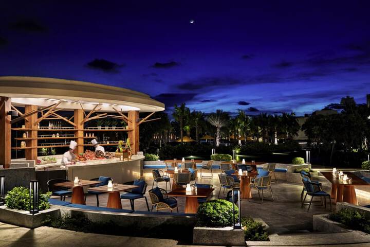 Dining 54 of 77