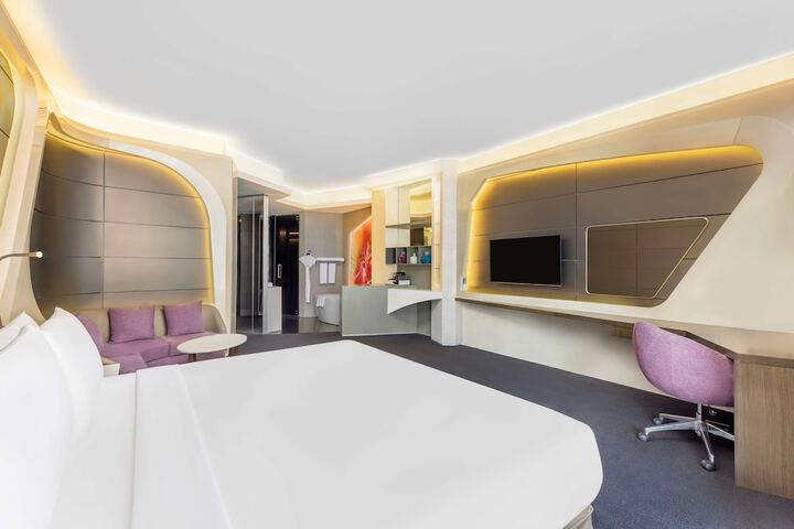 Room 11 of 126