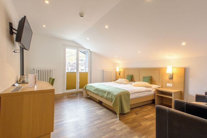 Room 40 of 142