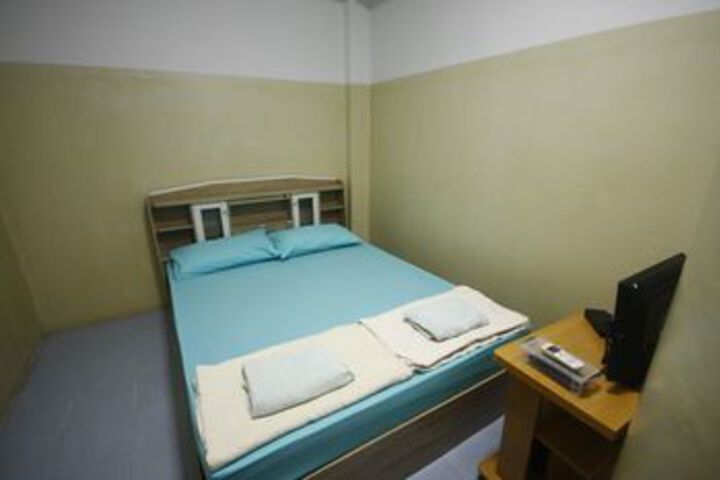 Room 13 of 47