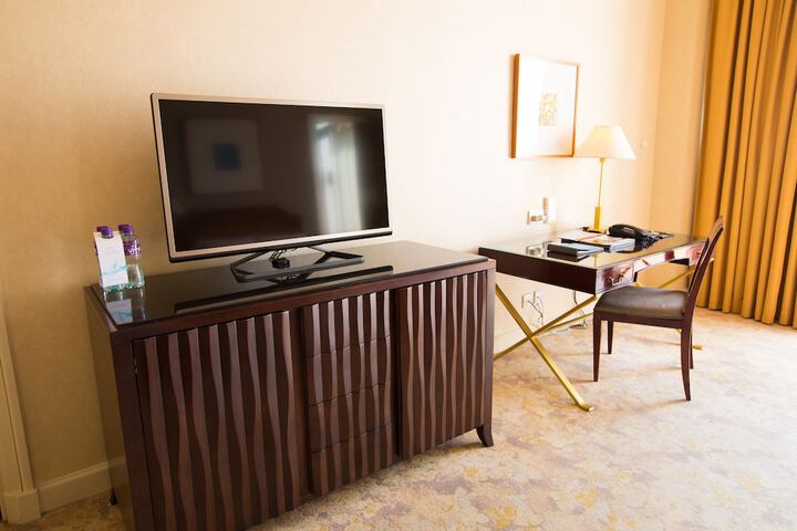 Room 21 of 38