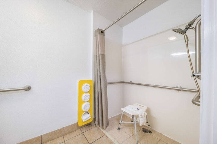 1 King Bed Kitchen (6 of 7)