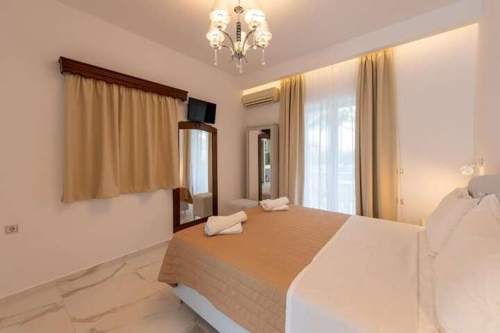 Room 7 of 20