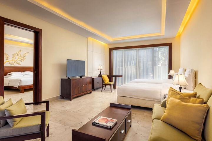 Room 52 of 152
