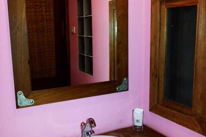 Room 13 of 23