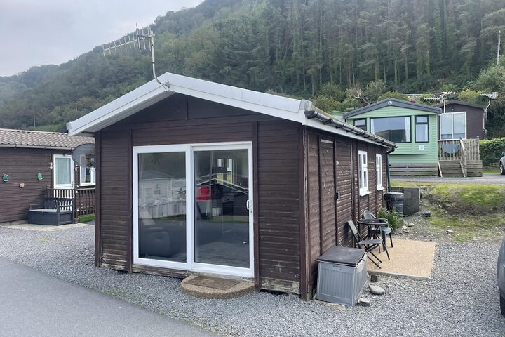 Charming Chalet Nestled in Heart of Clarach Bay in Aberystwyth