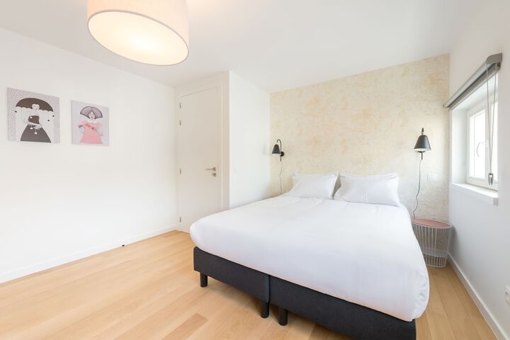 Room 4 of 39
