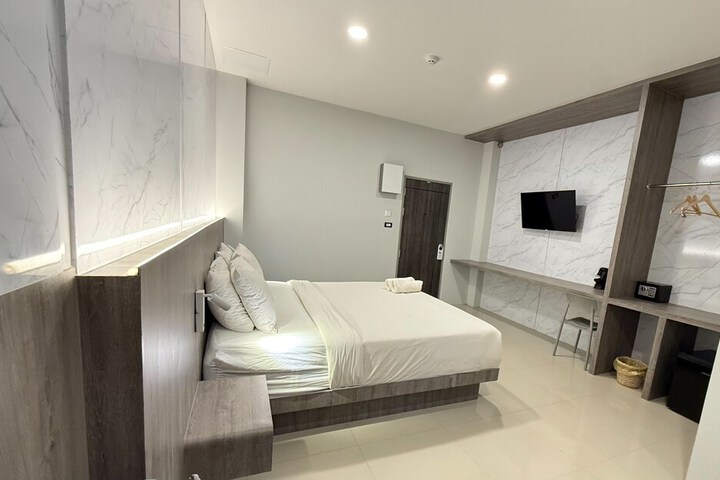 Room 12 of 52