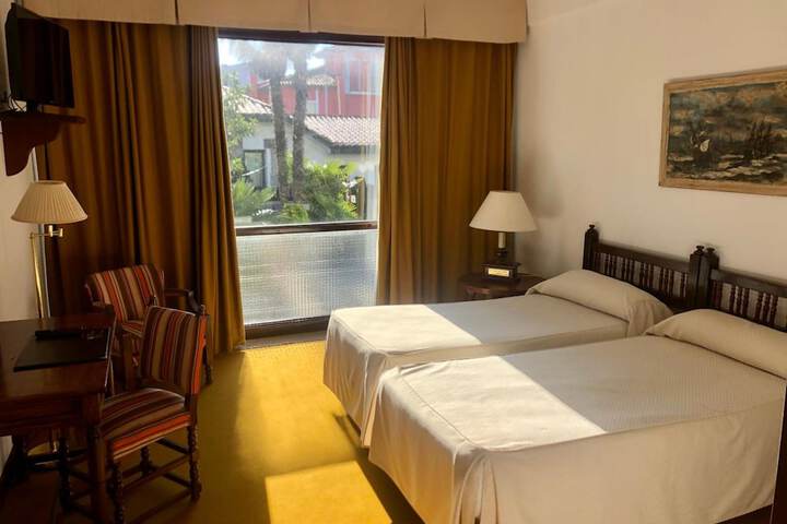 Room 13 of 31