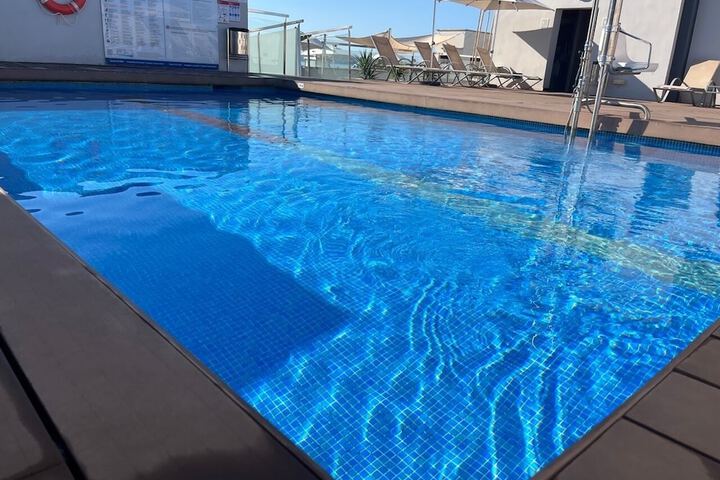 Hotel Pool
