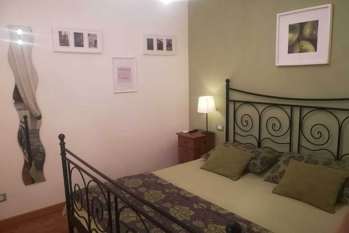 Room 12 of 27