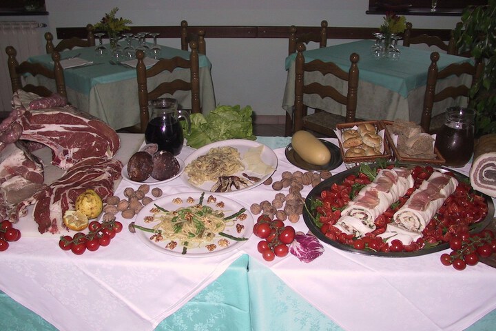 Dining 36 of 55