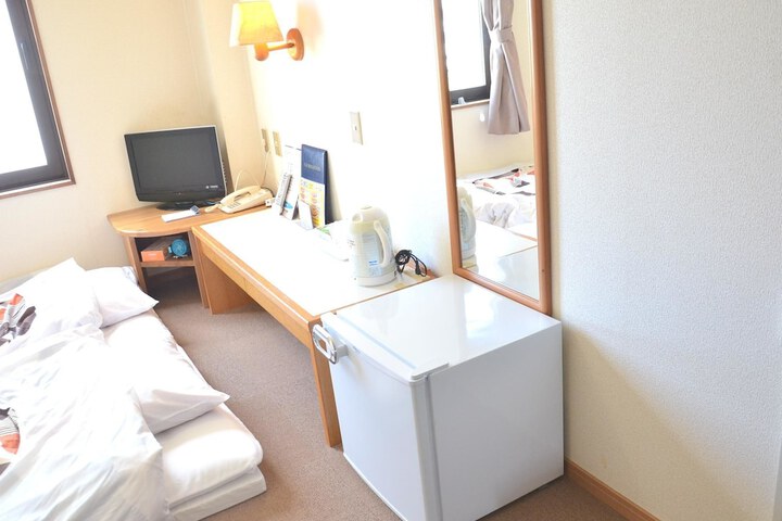 Room 7 of 33