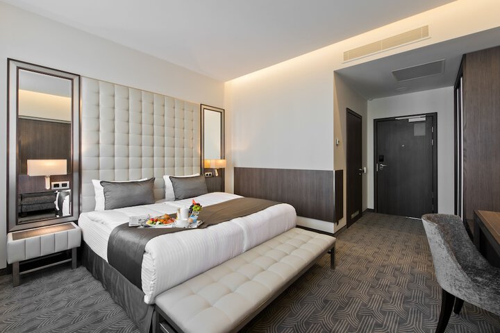 Room 4 of 70