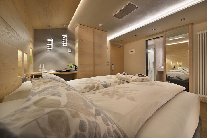 Room 20 of 211