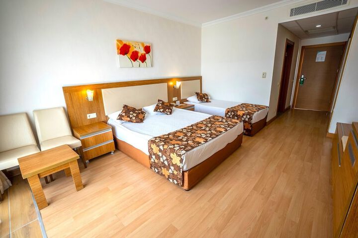 Room 20 of 172