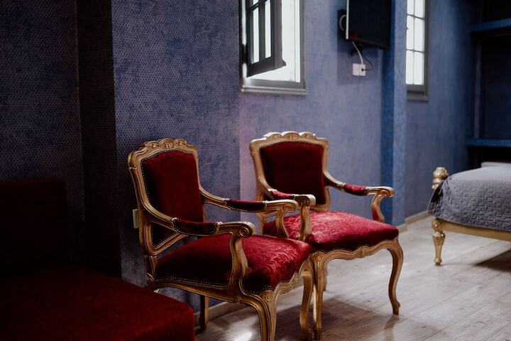 Room 18 of 120