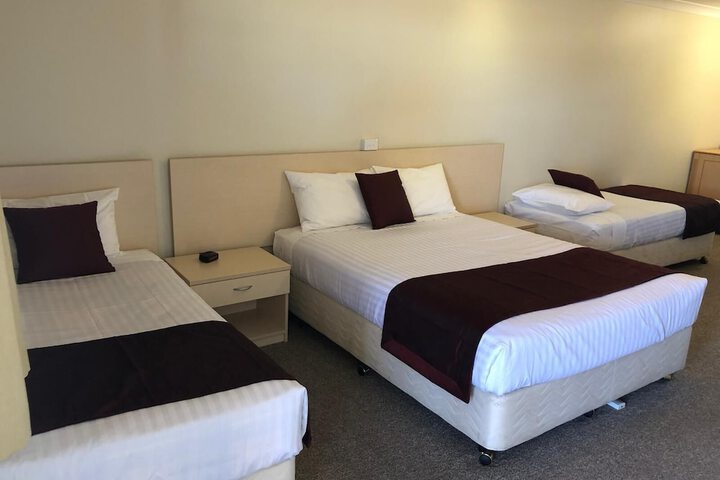 Room 4 of 31