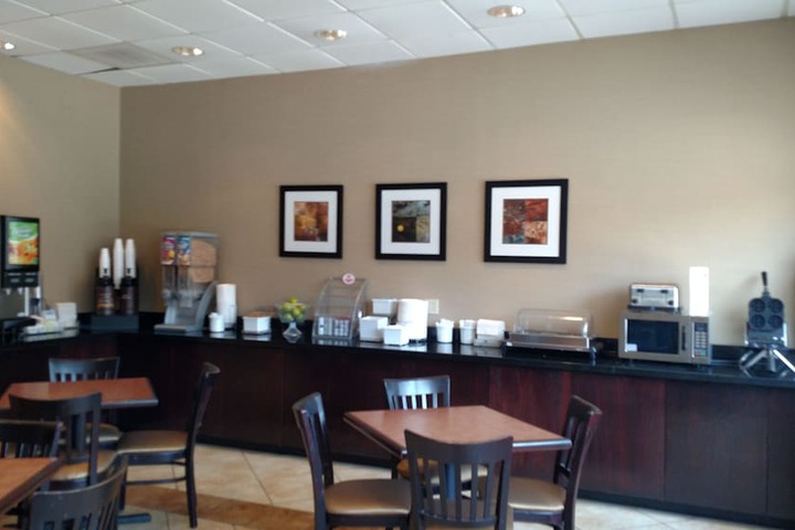 Breakfast/Coffee Service 18 of 24