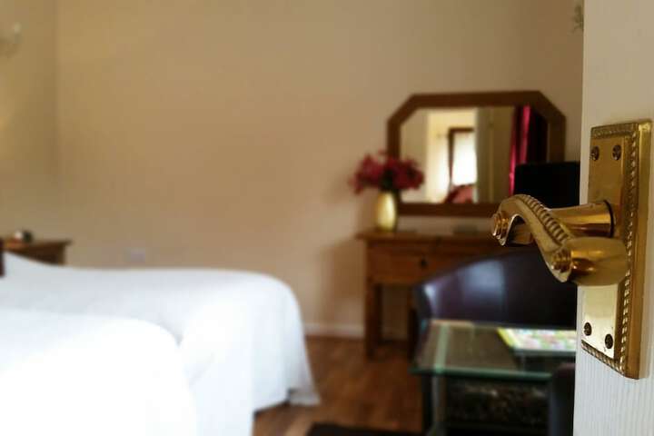 Room 11 of 40